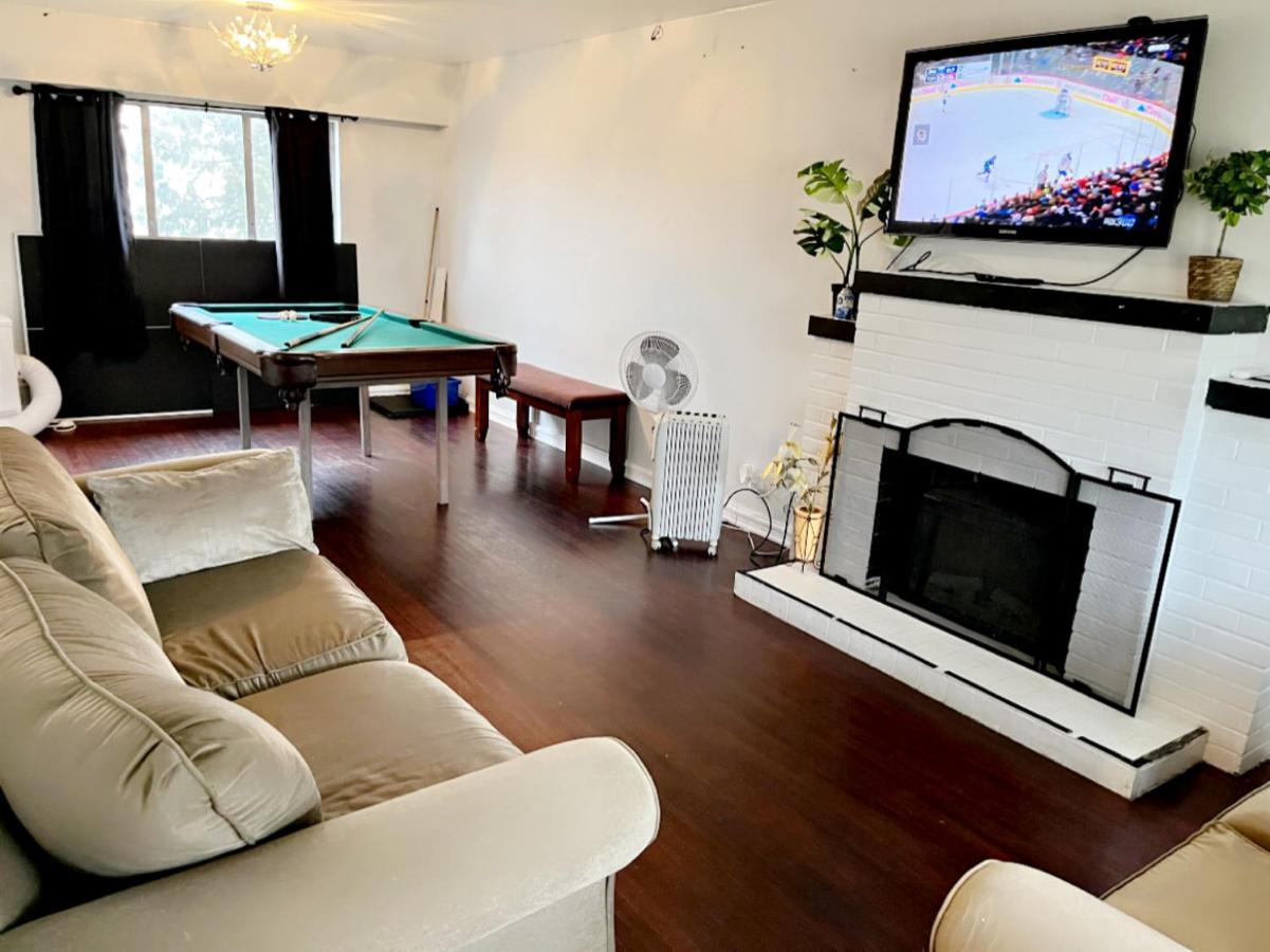 Vintage - 3 Bed House - North Surrey - Ping-Pong And Pool Table - Tv Cable Villa Exteriör bild